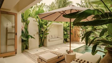 Comfort villa, 1 slaapkamer | Een kluis op de kamer, een bureau, verduisterende gordijnen