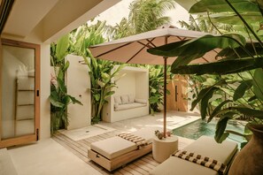 Comfort Villa, 1 Yatak Odası | Odada kasa, masa, güneşlik/perde, ütü/ütü masası 