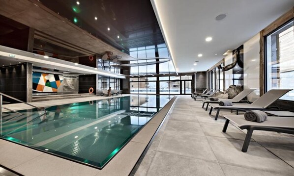 Kolam renang terbuka, kolam dipanaskan 