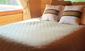 Room - Chalet on Chavannes Road Near Ski Slopes (Les Gets)