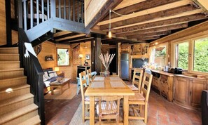 Dining - Chalet on Chavannes Road Near Ski Slopes (Les Gets)