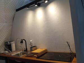 Deluxe-Bungalow, Terrasse, Gartenblick | Eigene Küche