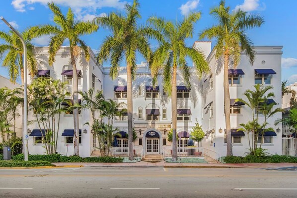 View from property - Aloha Fridays Miami Beach (Bal Harbour)