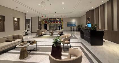 81 Newport Boulevard Across Naia T3 Airport