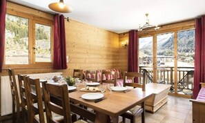 Dining - Family Apartment, 2 Rooms, Cabin, Sleeps 4/6 (Val-Cenis)