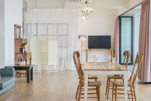 Basic Room, 1 Bedroom (Aurora) | 1 bedroom, free WiFi - Goseong Mung Stay (Goseong)