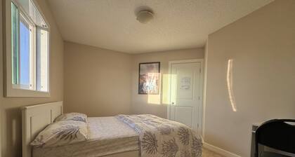Cozy private room with shared bedroom