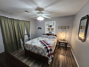 2 bedrooms, iron/ironing board, free WiFi, bed sheets