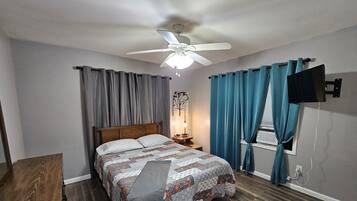 2 makuuhuonetta, silitysrauta/-lauta, Wi-Fi, vuodevaatteet