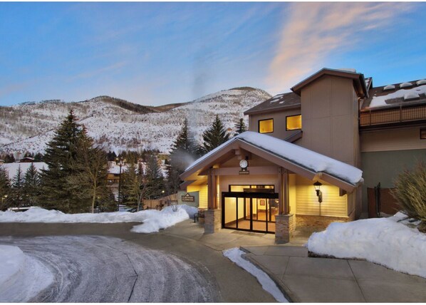 المنشأة من الخارج