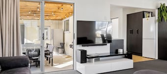 Fantastic Family Lakehouse - Room for everyone