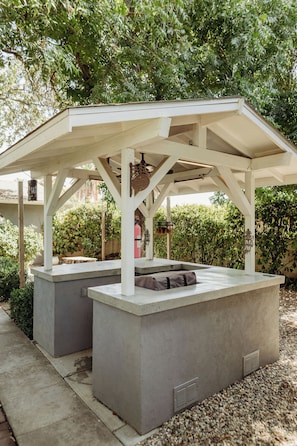 Terrace/patio - Sierra’s Secret Garden (Exeter)