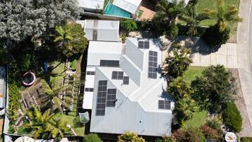 المنشأة من الخارج