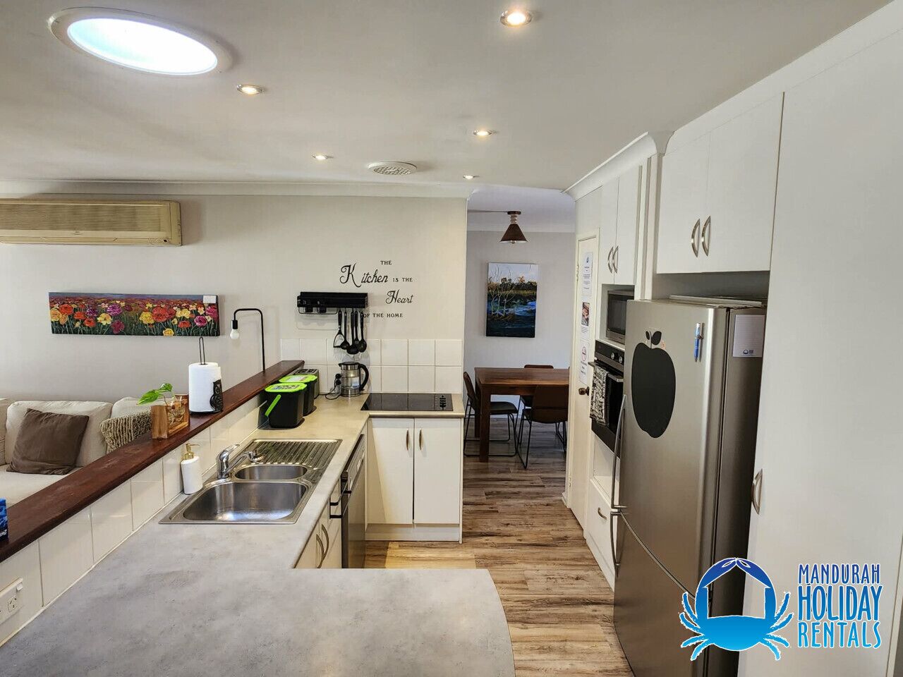 Réfrigérateur, micro-ondes, four, lave-vaisselle