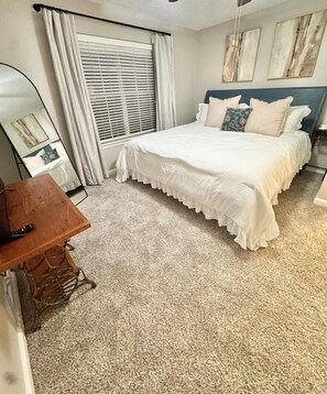 3 bedrooms, desk, iron/ironing board, travel cot