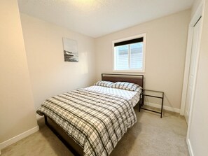 1 bedroom, WiFi - Relaxing room, share bathroomd (Calgary)