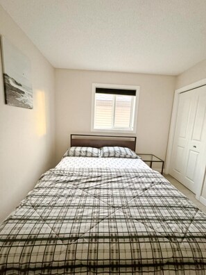 1 bedroom, WiFi - Relaxing room, share bathroomd (Calgary)