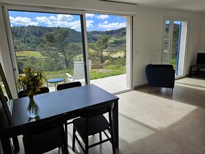 House | Dining - Inviting Holiday Home in Pierrerue (Pierrerue)