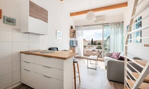 Living area - Apartment in Grau du Roi Near the Beach (Le Grau-Du-Roi)