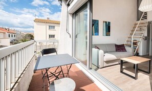 Outdoor dining - Apartment in Grau du Roi Near the Beach (Le Grau-Du-Roi)