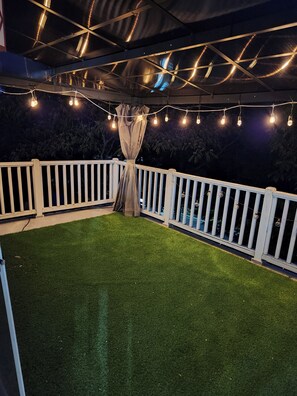 Terrace/patio - Spacious 5-bedroom house at the heart of Bethany, close to Intel, and Nike (Portland)