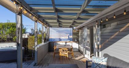 Luxury Hideaway at the Lake