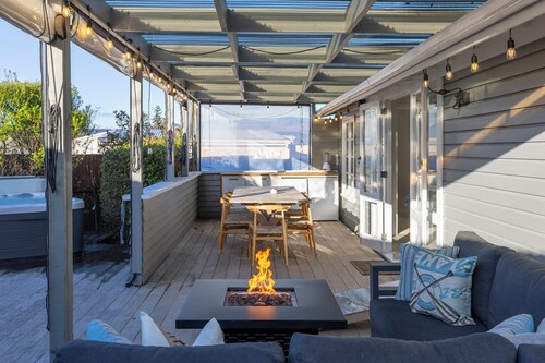 Luxury Hideaway at the Lake