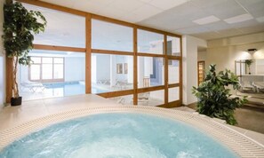 Pool - Holiday Home in Val Cenis With Spa Access (Val-Cenis)
