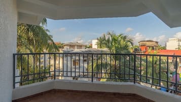 Bed in 6 Bed Female Dormitory with Balcony and City View | Balcony view