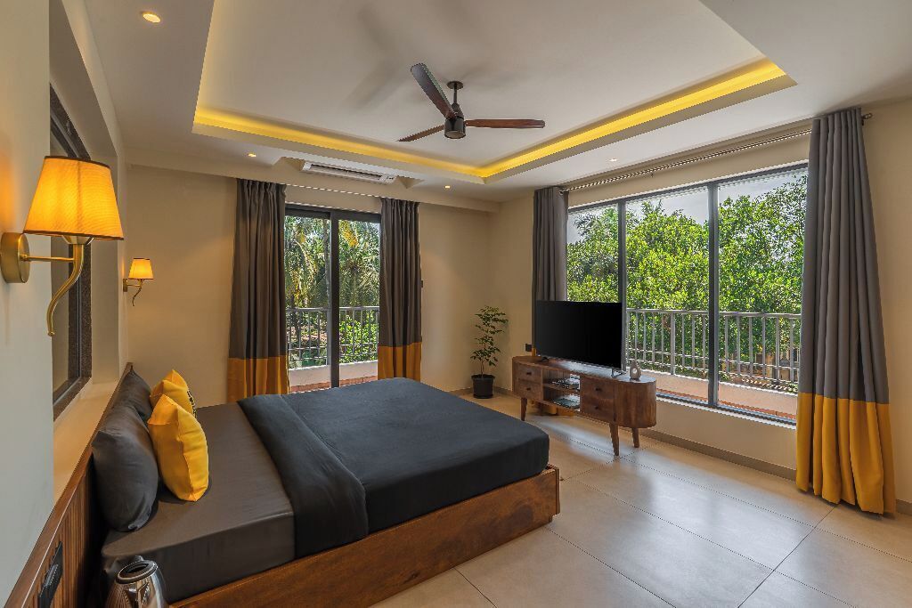 Superior Double Room with Jacuzzi and Balcony | Iron/ironing board, free WiFi, bed sheets