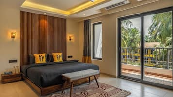 Deluxe Double Room with Balcony and City View | Lobby