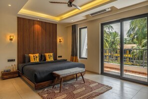 Deluxe Double Room with Balcony and City View | Lobby - The Hosteller Bam Goa Calangute (Calangute)