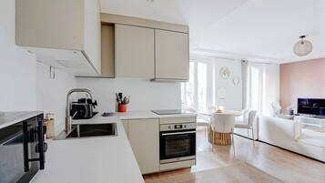 Apartment | Private kitchen | Fridge, microwave, oven, stovetop