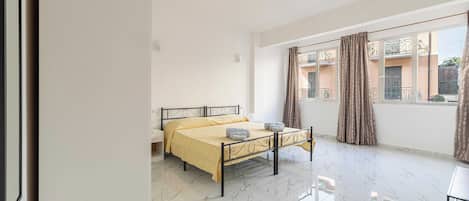 Apartment | 1 bedroom, laptop workspace, iron/ironing board, bed sheets