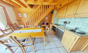 Microwave, oven, dishwasher, coffee/tea maker - Apartment in Les Saisies With Mountain View (Hauteluce)