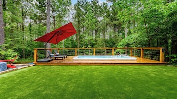 Piscina all'aperto, una piscina riscaldata
