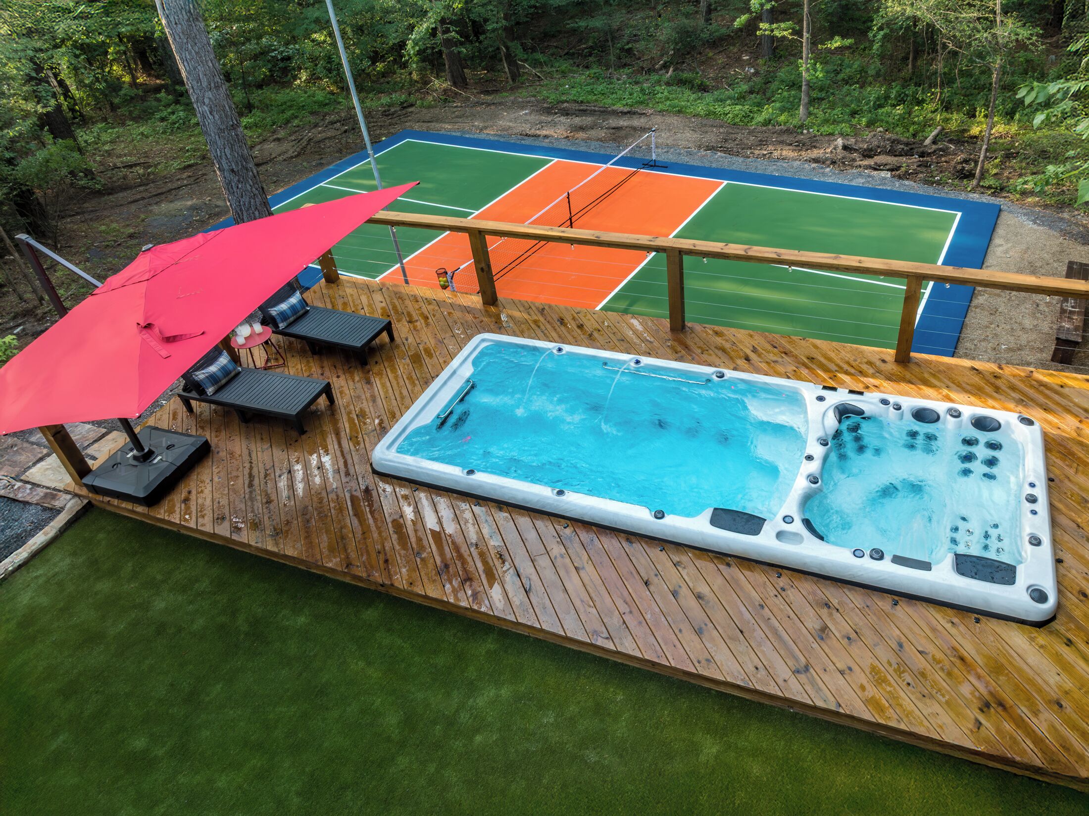 Outdoor spa tub