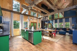 Fridge, microwave, oven, stovetop - THE TIMBER HAUS – Luxury Cabin with Pickleball Court, Swim Spa, and Game Room (Broken Bow)