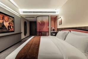 舒适客房, 私人浴室 | 办公桌、遮光窗帘、免费 WiFi