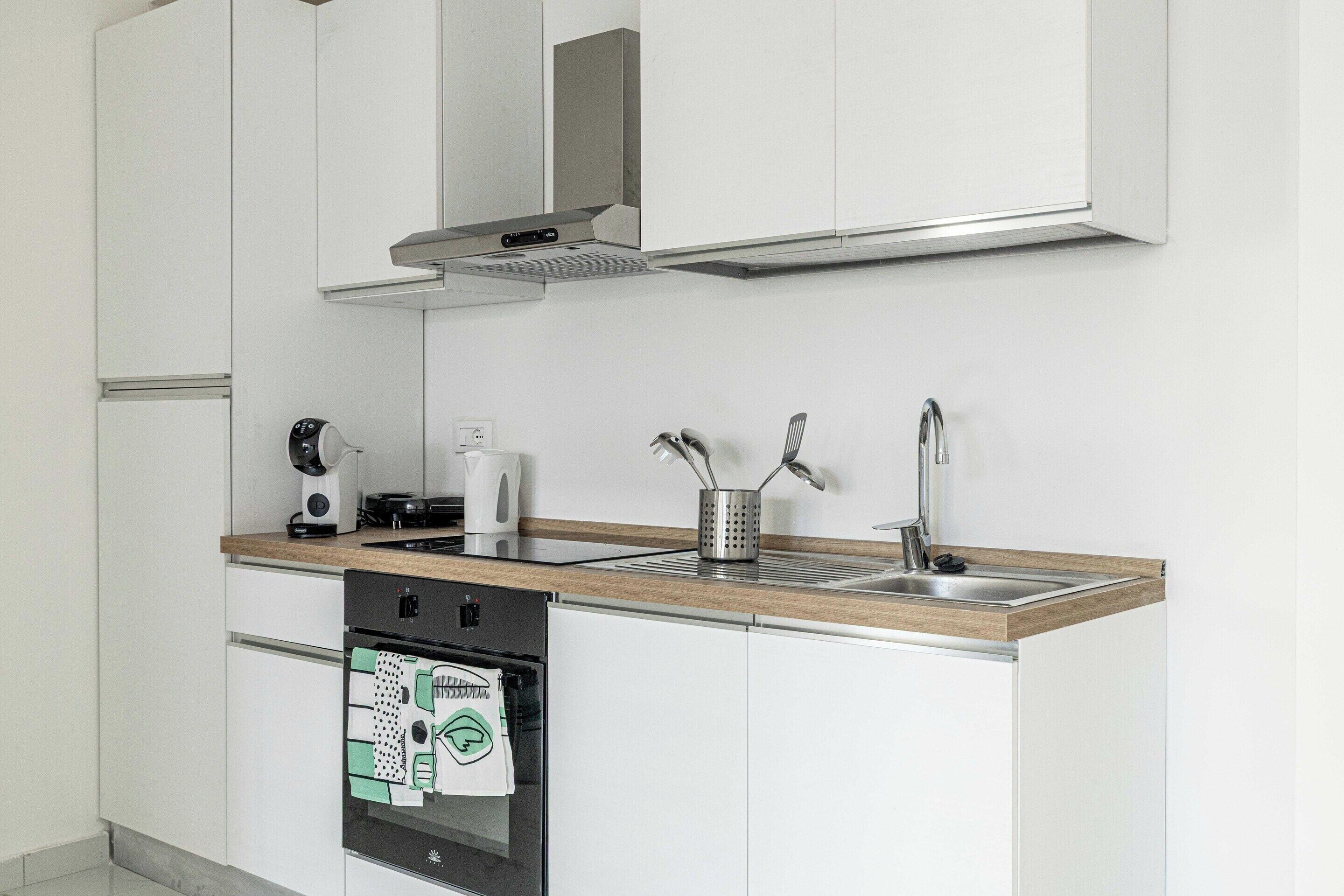 Apartment | Private kitchen | Cookware/dishes/utensils