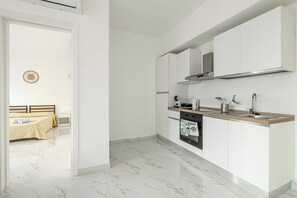 Apartament | Cuina privada | Utensilis de cuina, vaixella i coberteria 