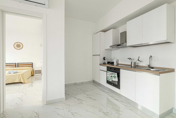 Apartment | Private kitchen | Cookware/dishes/utensils - Posta Suites Flat in Ventimiglia (Ventimiglia)