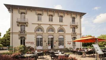 Apartemen | Tempat makan outdoor