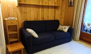 Living area - Studio Cabin for 4 People, 2, North-facing (Valloire)