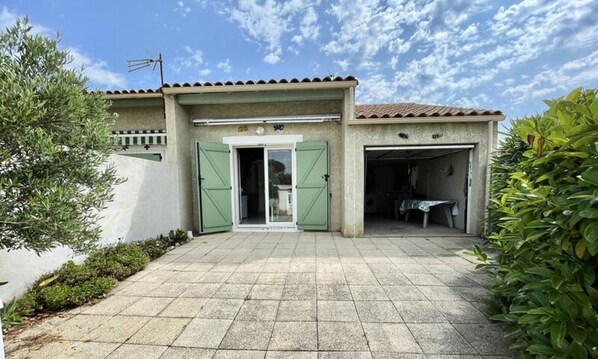 Exterior - 3-bedroom House With Garage, air Conditioning, and 500m From the Beaches (Port-la-Nouvelle)
