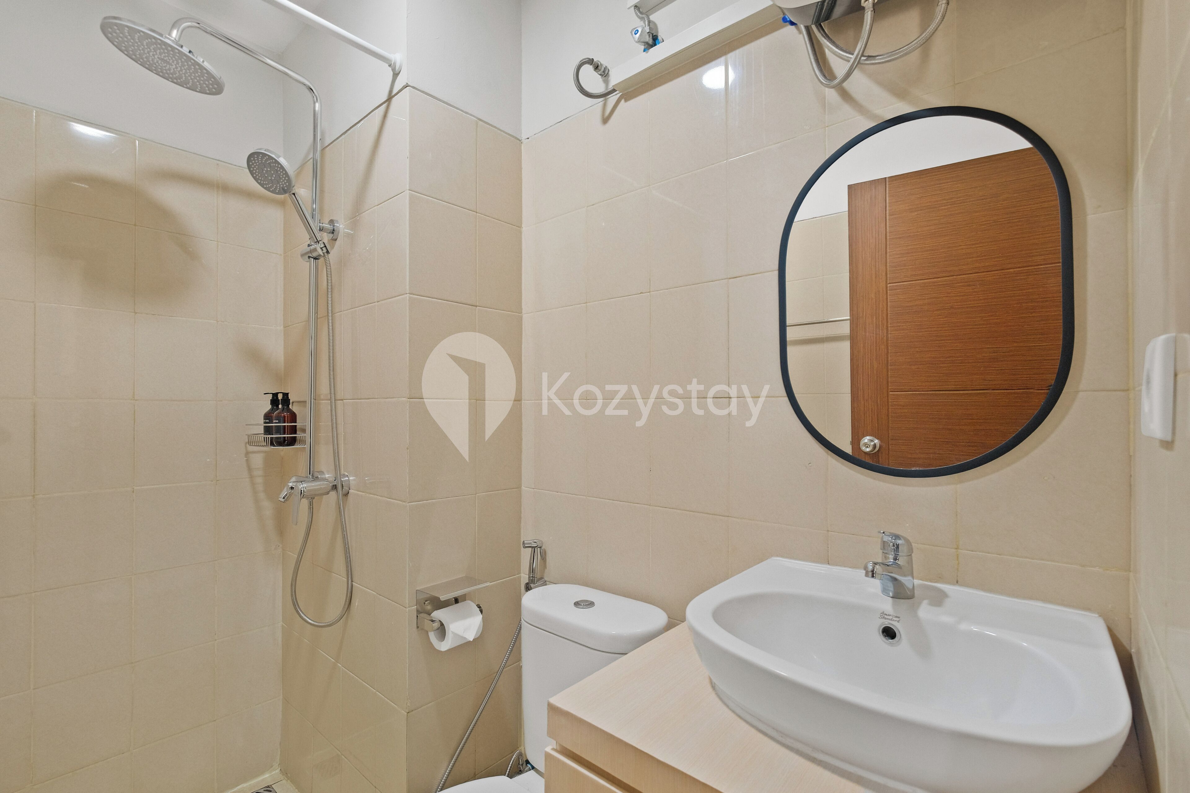 Departamento, 2 habitaciones, vista a la ciudad | Baño | Regadera, amenidades de baño gratuitas, secadora de cabello, bidet 