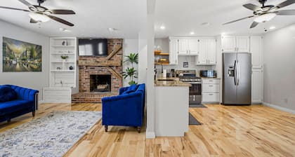 Bright Modern Home Minutes to Bridge Park