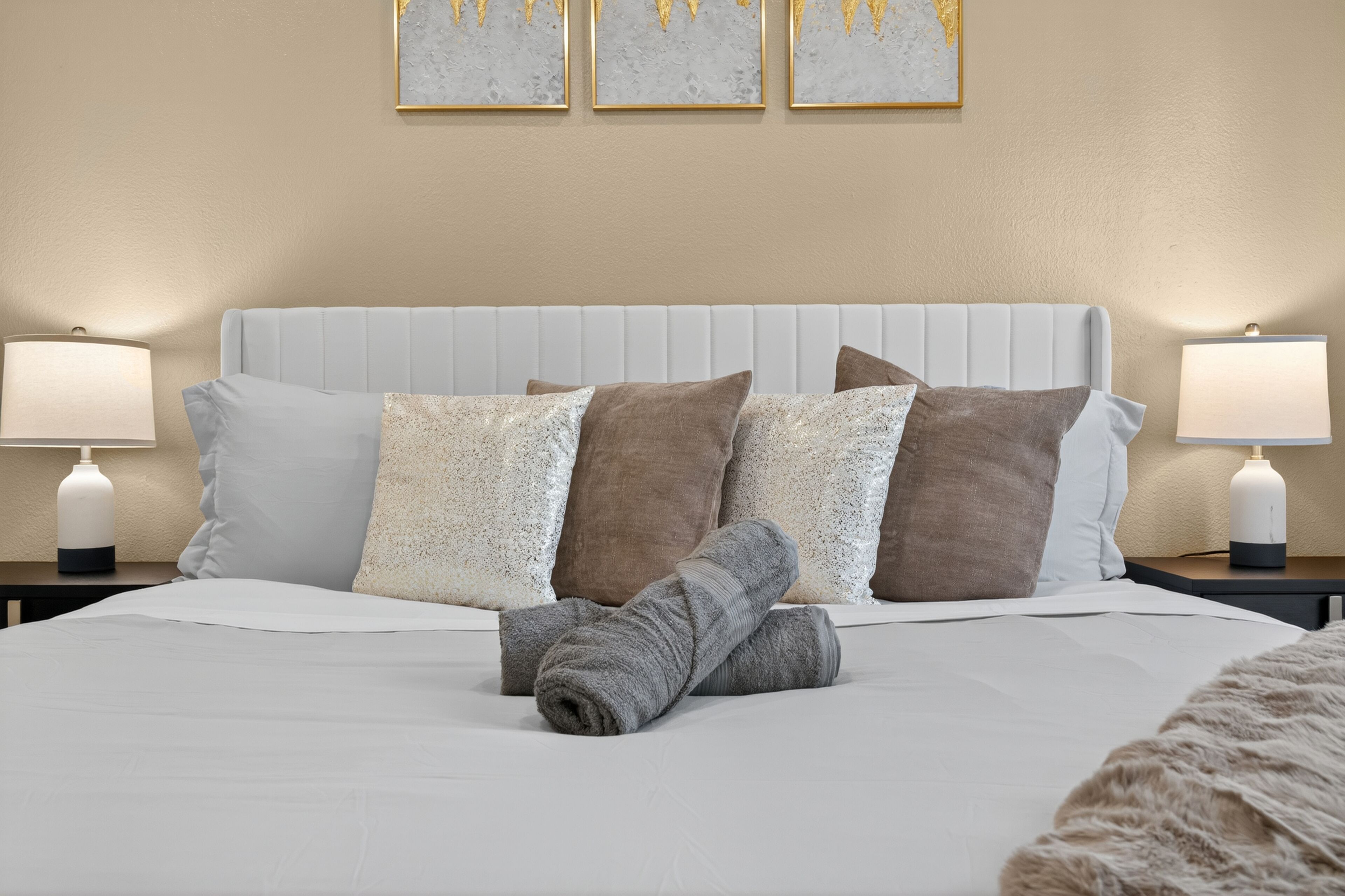 1 slaapkamer, een strijkplank/strijkijzer, wifi, beddengoed