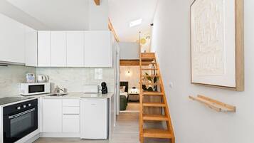 Fridge, microwave, coffee/tea maker, toaster