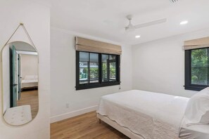 2 bedrooms, iron/ironing board, free WiFi, bed sheets - Sea La Vie Jekyll Island (Jekyll Island)